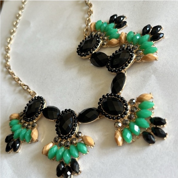 Elegant Black and Green Statement Necklace -Olivia Welles - Picture 4 of 6